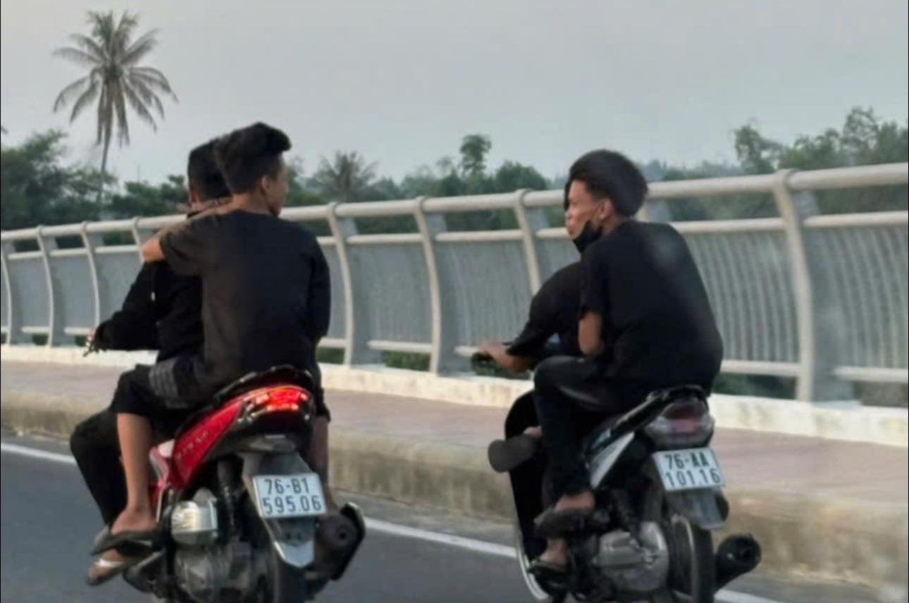 Nhóm thiếu niên “đầu trần” chạy xe máy bị phạt hơn 40 triệu đồng