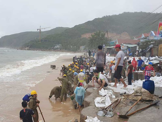 Hỗ trợ người dân xây nhà mới sau bão số 5