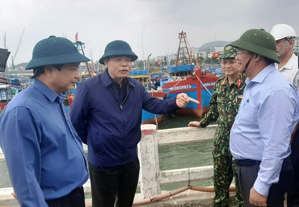 Hai tàu ngư dân Quảng Ngãi ở Philippin hết lương thực và nhiên liệu