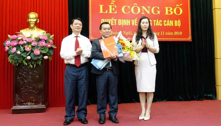 Công bố phê chuẩn kết quả bầu Phó Chủ tịch HĐND tỉnh Quảng Ngãi