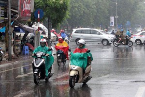 Miền Trung mưa to, miền Bắc tiếp tục rét