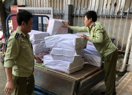 Kinh doanh bài tây nhập lậu, chủ cơ sở bị phạt 7,5 triệu đồng