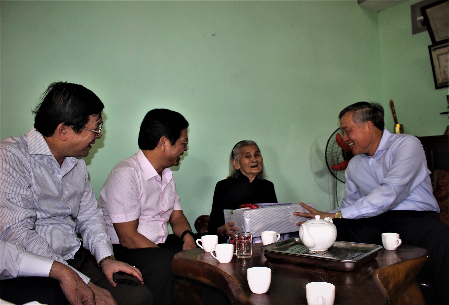 Chánh án Nguyễn Hòa Bình dự Ngày hội Đại đoàn kết tại Quảng Ngãi