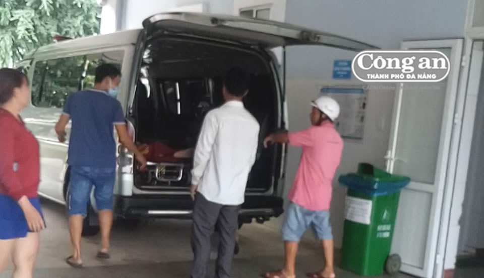 Xe cấp cứu không phép "lộng hành" ở Quảng Ngãi
