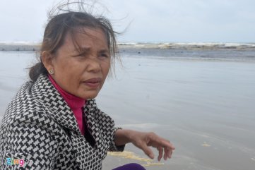 Nồng độ pH vượt mức cho phép trong nước biển màu cà phê