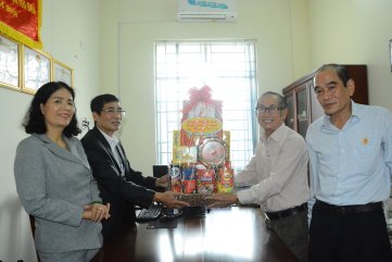 Mặt trận Quảng Ngãi thăm, chúc mừng các cơ sở tôn giáo