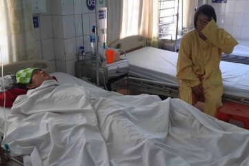 Đầu đạn nổ tung khi cưa, 2 người chết tại chỗ, 1 người bị thương nặng