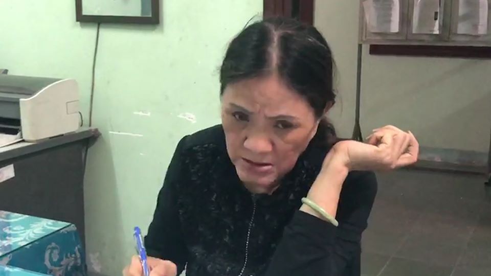 Tp Quảng Ngãi: TRÀ TRỘN VÀO TIỆM LÀM ĐẸP CHỊ EM TRỘM ĐIỆN THOẠI CỦA KHÁCH