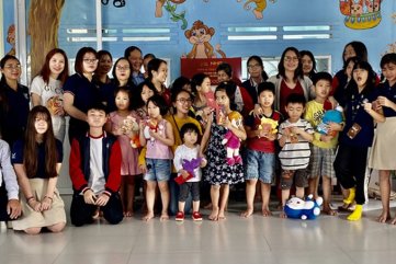 Học sinh – sinh viên NHG mang Xuân đến trẻ mồ côi và cụ già neo đơn