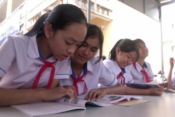 Quảng Ngãi: Tủ sách nâng bước em tới trường của người lính Biên phòng