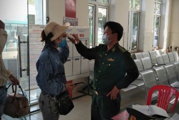 QUẢNG NGÃI: KHÁCH RA ĐẢO LÝ SƠN PHẢI ĐO THÂN NHIỆT