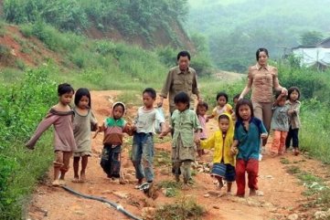 Chuyện về những thầy, cô giáo cưu mang học trò nghèo ở Quảng Ngãi