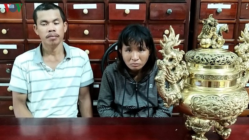 Bắt hai đối tượng trộm lư hương đồng ở đền thờ Anh hùng liệt sĩ Võ Thị Sáu
