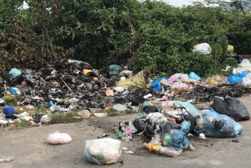 Quảng Ngãi: Xả rác bừa bãi ở huyện nông thôn mới