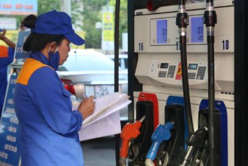 Giá xăng giảm từ 15h