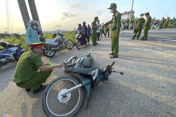 Vụ ôtô khách lật xuống ruộng: Tài xế xe máy vi phạm nồng độ cồn