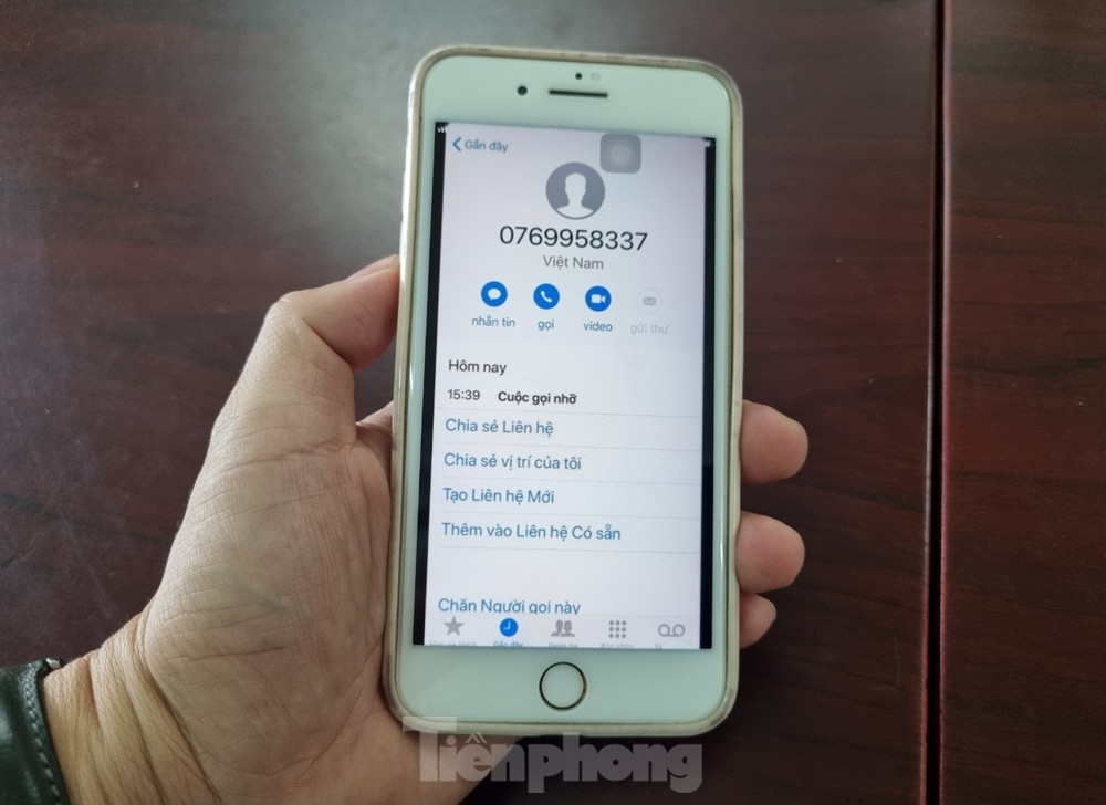 Một lớp nhận gần 20 cuộc gọi lừa con bị 'chấn thương sọ não, chuyển tiền mổ gấp' Một lớp nhận gần 20 cuộc gọi lừa con bị 'chấn thương sọ não, chuyển tiền mổ gấp'