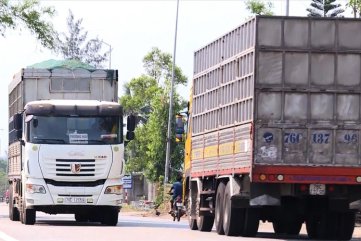 Xe hung thần ở Dung Quất liên tục 'dẫm' chết người