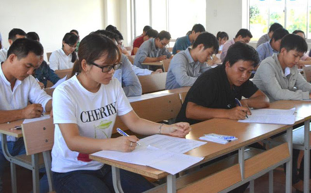 Chấm lại 700 bài thi sau vụ 