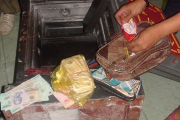 Thanh niên trộm tiền của mẹ, cả nhà mém đi tù