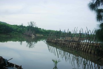 Vỡ đập ngăn mặn trên sông Trà Bồng