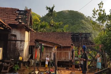 [VIDEO] Quảng Ngãi khắc phục thiệt hại do lốc xoáy