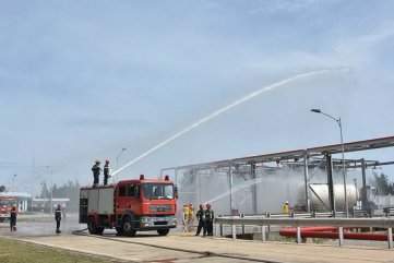 Diễn tập phương án phòng cháy chữa cháy tại kho chứa khí LPG Dung Quất