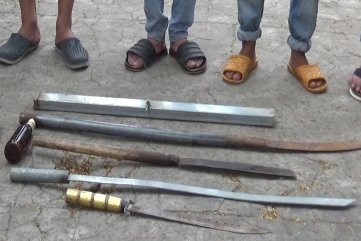 Đức Phổ: KỊP THỜI NGĂN CHẶN 2 NHÓM XÁCH HUNG KHÍ THANH TOÁN CHÉM NHAU
