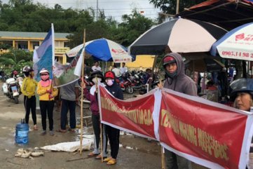 Cá chết hàng loạt, người dân yêu cầu Hòa Phát Dung Quất dừng hút bùn