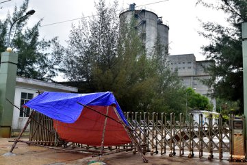Quảng Ngãi quyết đóng cửa nhà máy xi măng gây ô nhiễm