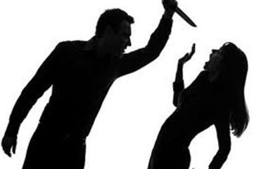 Mâu thuẫn, chồng dùng dao đâm vợ nhiều nhát