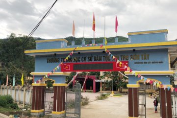 Quảng Ngãi: Giáo viên mỹ thuật bị tố có hành động "lạ" với học sinh