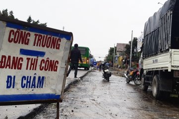 Xin gia hạn 5 lần không làm nổi 18km đường quốc lộ 1A