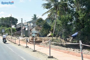 Lãnh đạo huyện Bình Sơn phải trực tiếp đi vận động người dân