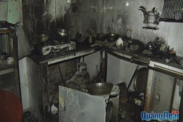 TP.Quảng Ngãi: Đốt bình gas tự tử, nhưng thiêu rụi tài sản trong nhà