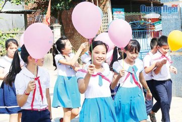 Hân hoan ngày hội đưa trẻ đến trường