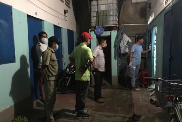Hiện trường phát hiện nam tài xế GrabBike tử vong cạnh vũng máu