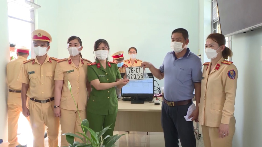 Người dân tỉnh Quảng Ngãi làm đăng ký xe ở đâu, biển kiểm soát thế nào?