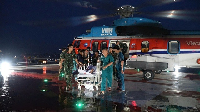 Ngư dân Bình Sơn thoát chết ngoạn mục khi bị thủng tạng trên biển
