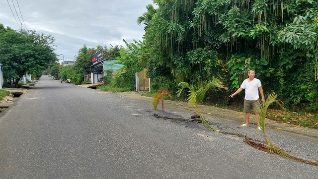 Đường sụt lún, người dân lo tai nạn