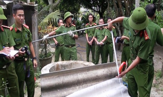 Bé 2 tuổi chết dưới giếng sau tiếng hô 