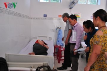 Ngộ độc thực phẩm, hàng chục công nhân nhập viện