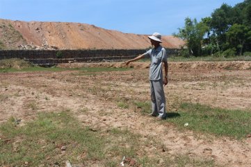 Nhà máy Bột – Giấy vùi lấp ruộng nương, mồ mả của dân