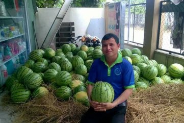 Lời thú thật của người từng đi “giải cứu dưa hấu” giúp dân