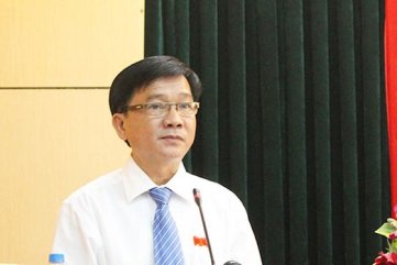 Chủ tịch Quảng Ngãi đề nghị Tòa xét xử vắng mặt người bị kiện - là mình