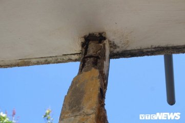 Vừa học vừa run dưới mái trường chờ sập ở đảo Lý Sơn