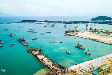 Cho phép Hòa Phát nhận chìm 15 triệu m3 vật chất xuống biển Dung Quất