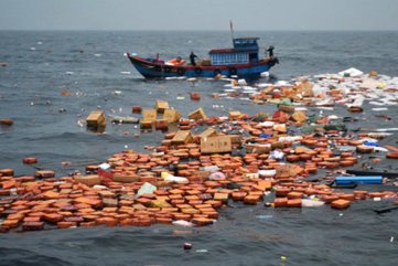 Chìm tàu chở hàng trên vùng biển Lý Sơn, 7 thuyền viên được cứu sống