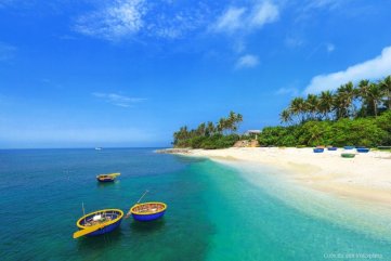 Đóng tàu tuần tra, lắp đặt phao phân vùng Khu bảo tồn biển Lý Sơn