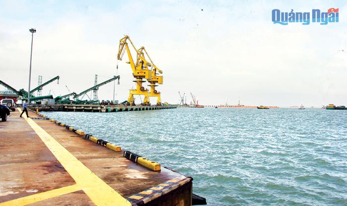 Xây dựng cảng container tại Dung Quất: Việc làm cấp thiết